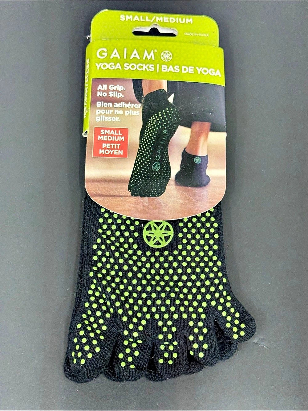 Gaiam Five-Toe Non-Slip Yoga Socks Black Green S/M Women 5-10 Men 4-9